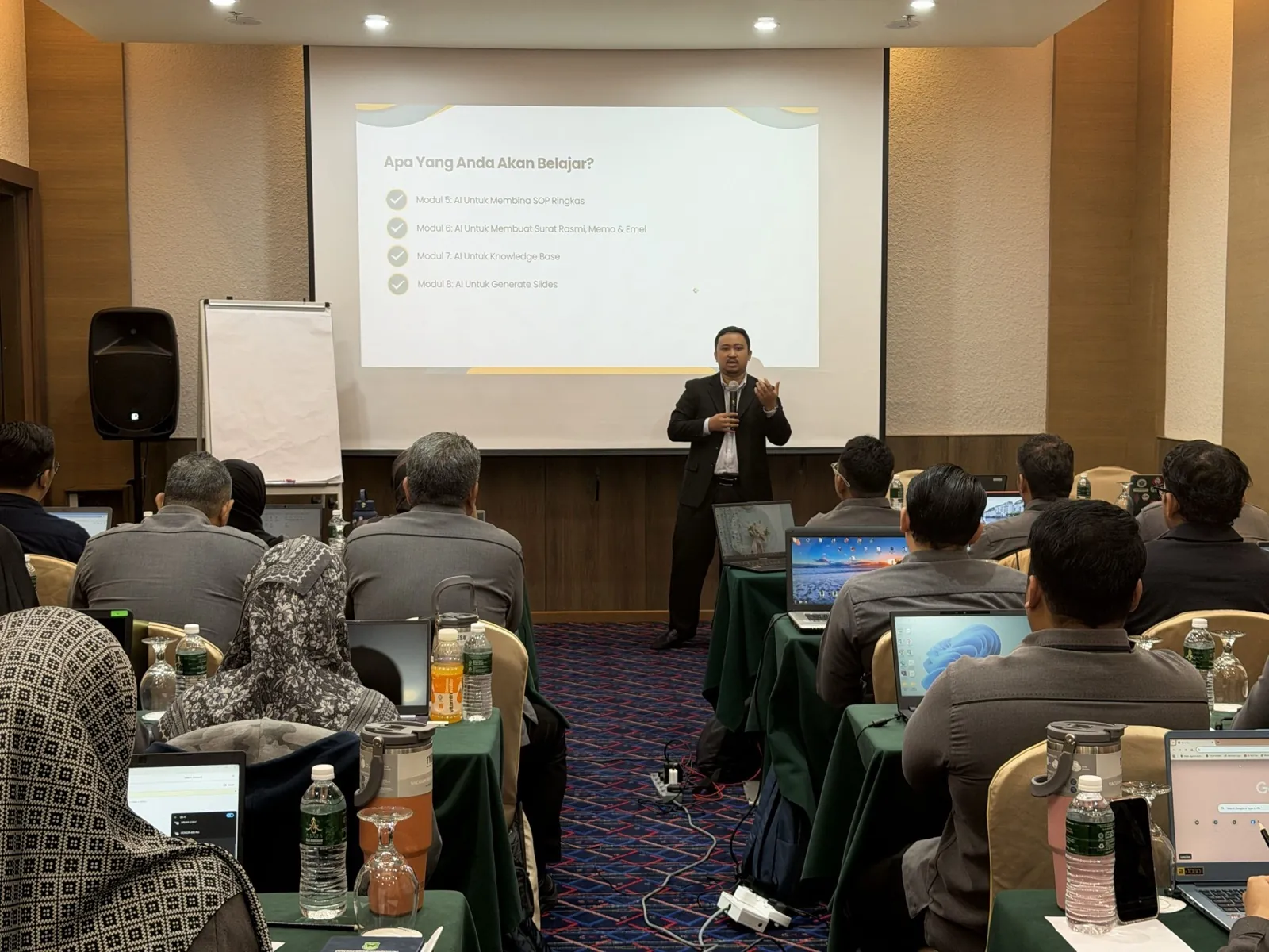 Pengenalan modul 5 hingga 8 semasa latihan Gen AI di MAINS